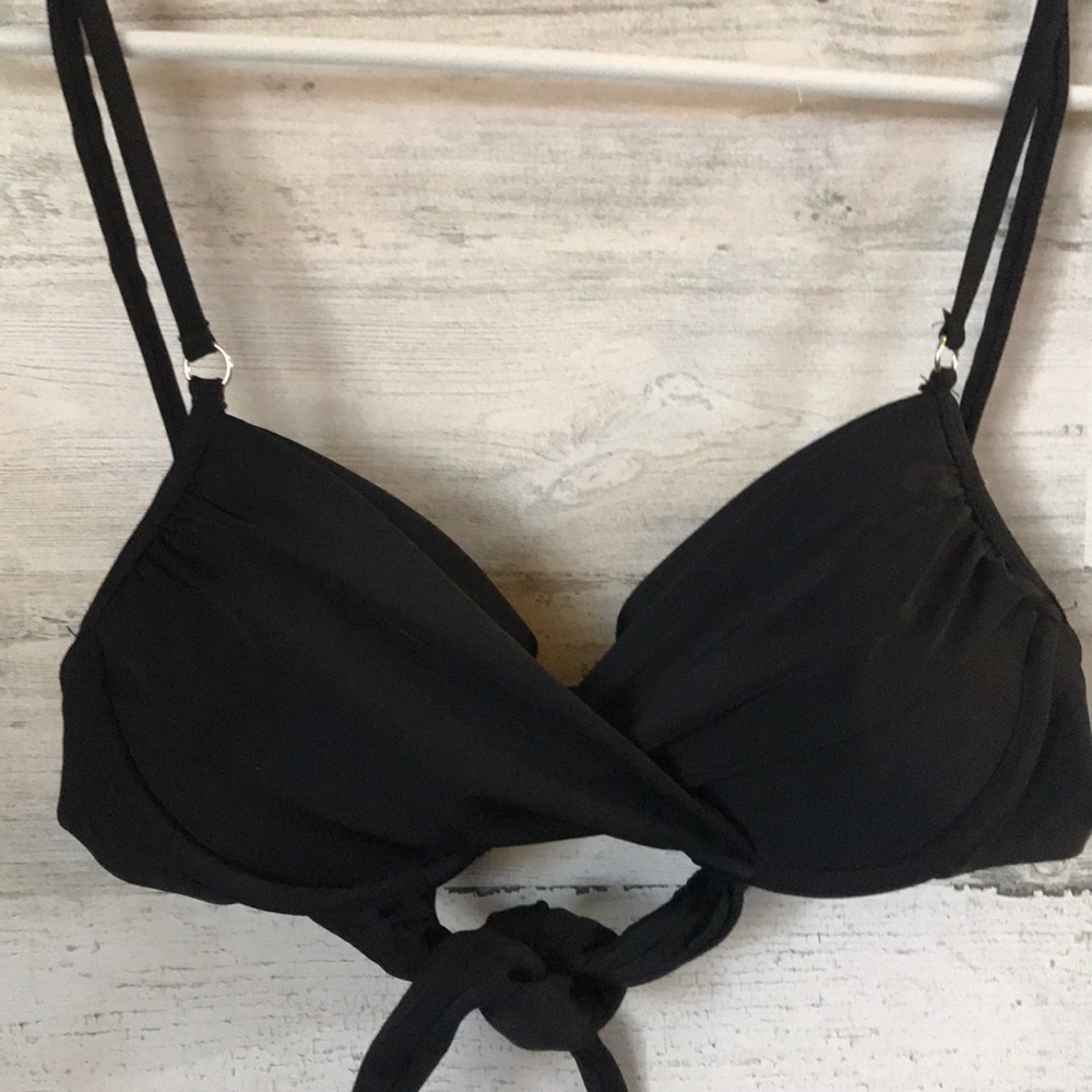Bikini Bay swim top black